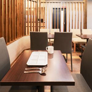 Pearl Sping116 hotel 道頓堀 レストランテーブル